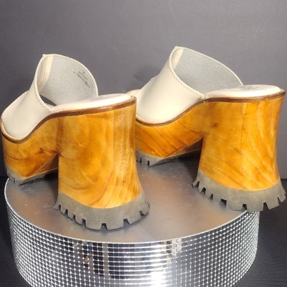 Hey Girl Cream Platform Mules size 9 pre owned Exellent condition - Picture 9 of 13